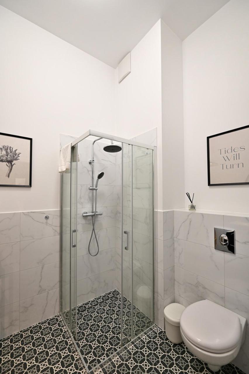 Live & Travel Apartments Waterlane Vintage 그단스크 외부 사진