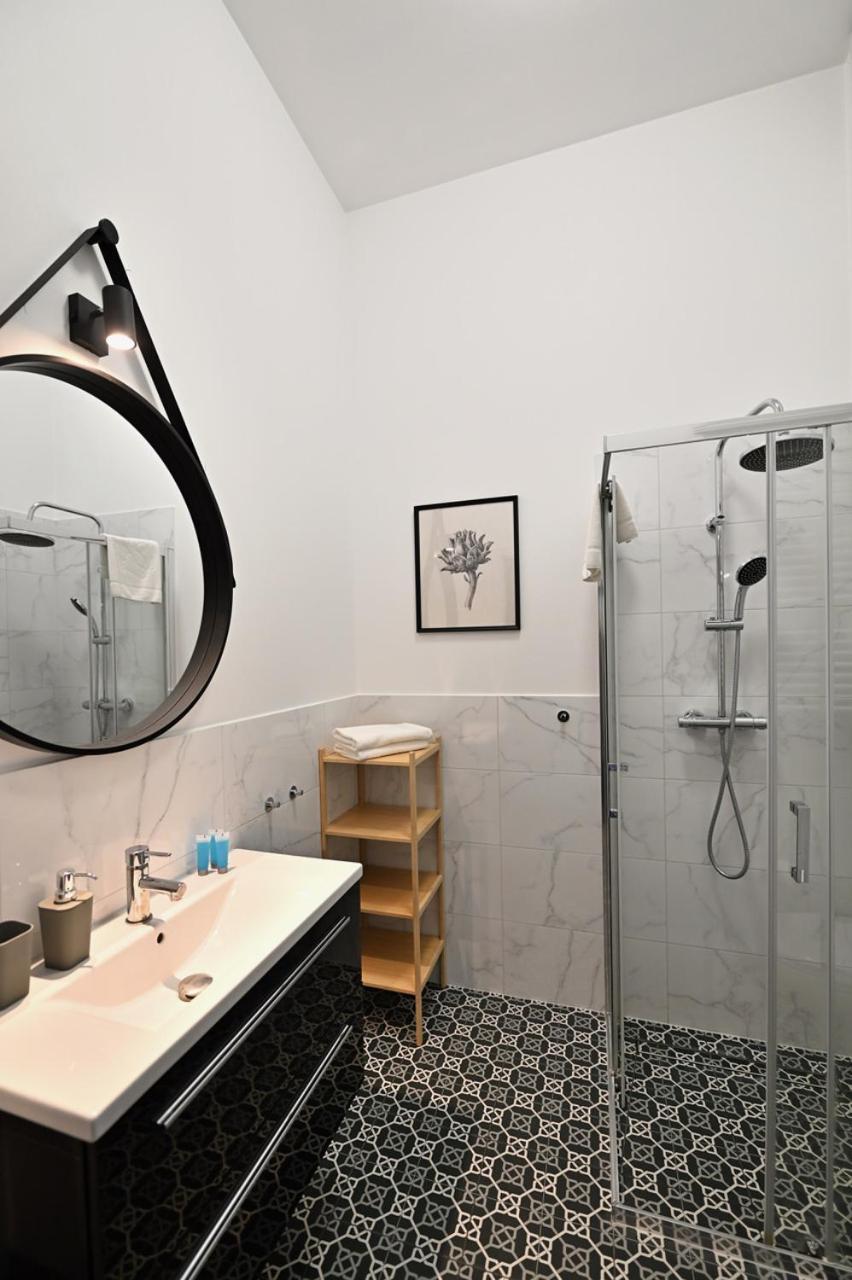 Live & Travel Apartments Waterlane Vintage 그단스크 외부 사진